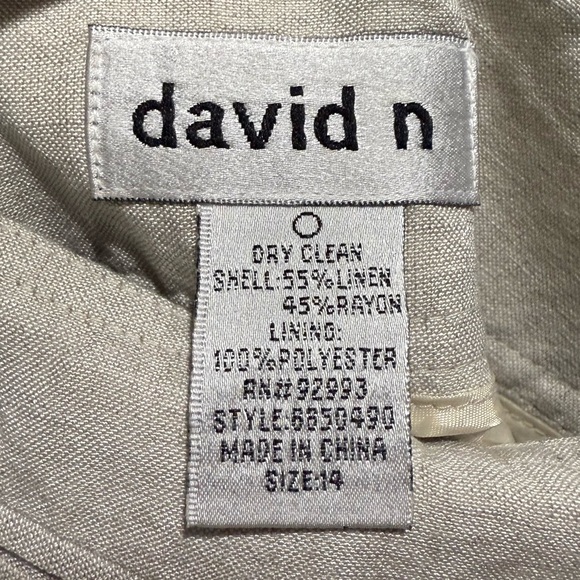 David N Linen Skirt | Size 14 | Natural colour | fully lined | Pintuck seams - Picture 2 of 2